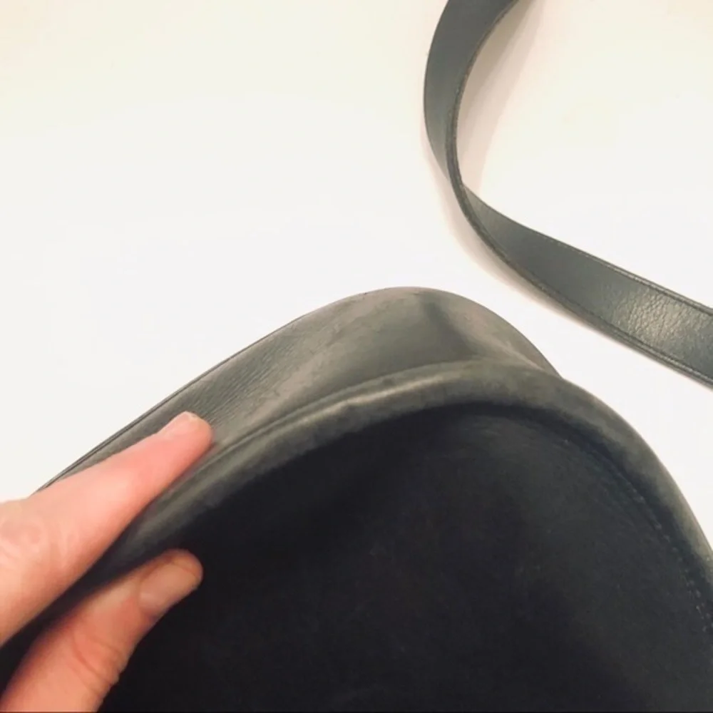 Coach vintage black leather Chelsea saddle bag